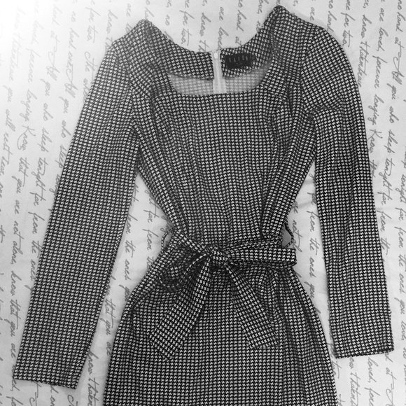 Sharp Black and White Houndstooth Slimline Dress Square Neckline - Picture 1 of 13